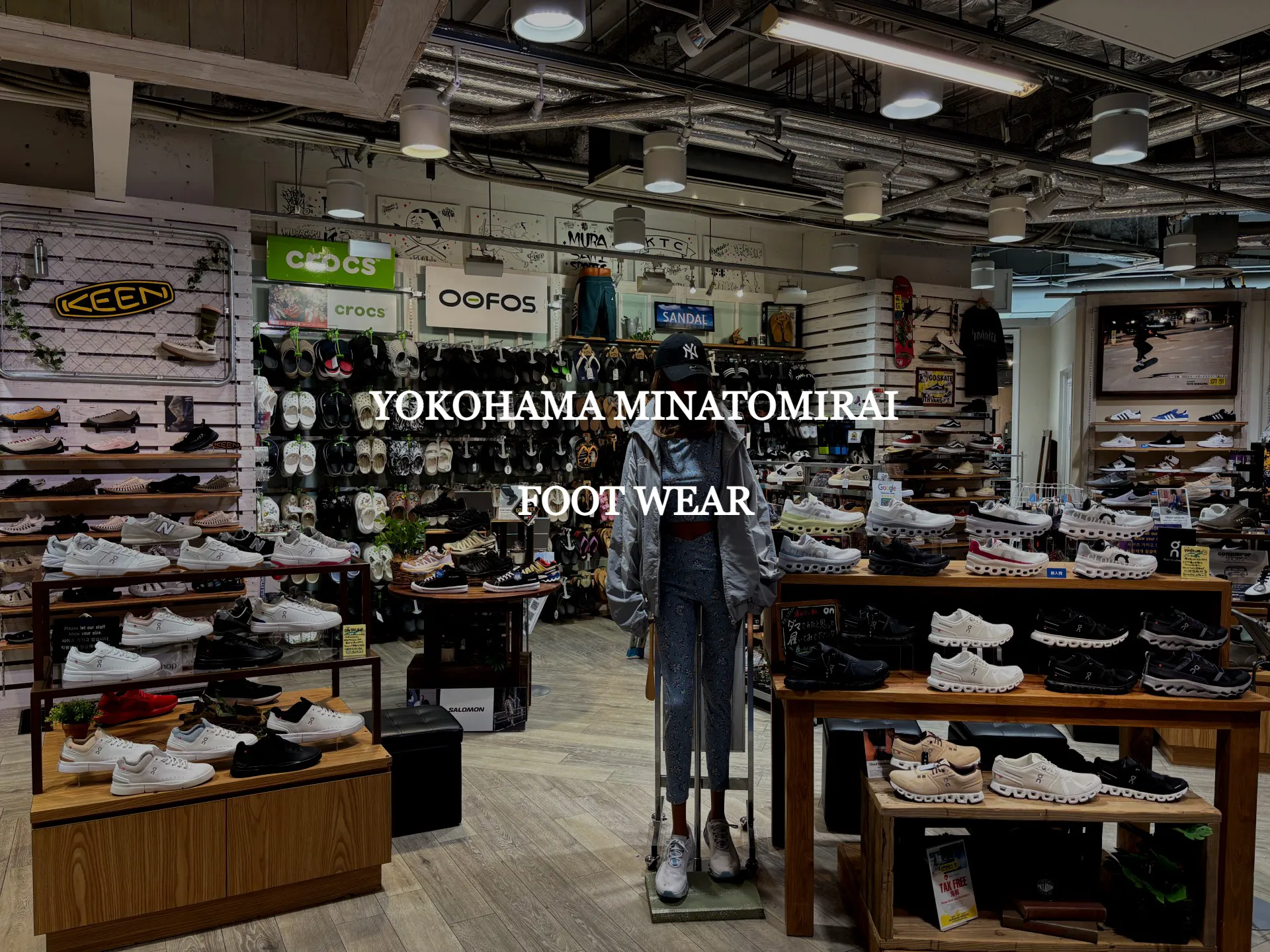 横浜みなとみらい店　シューズ　サンダル