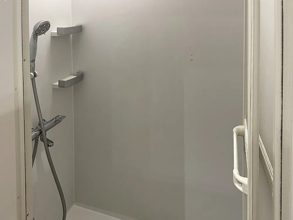 シャワールーム