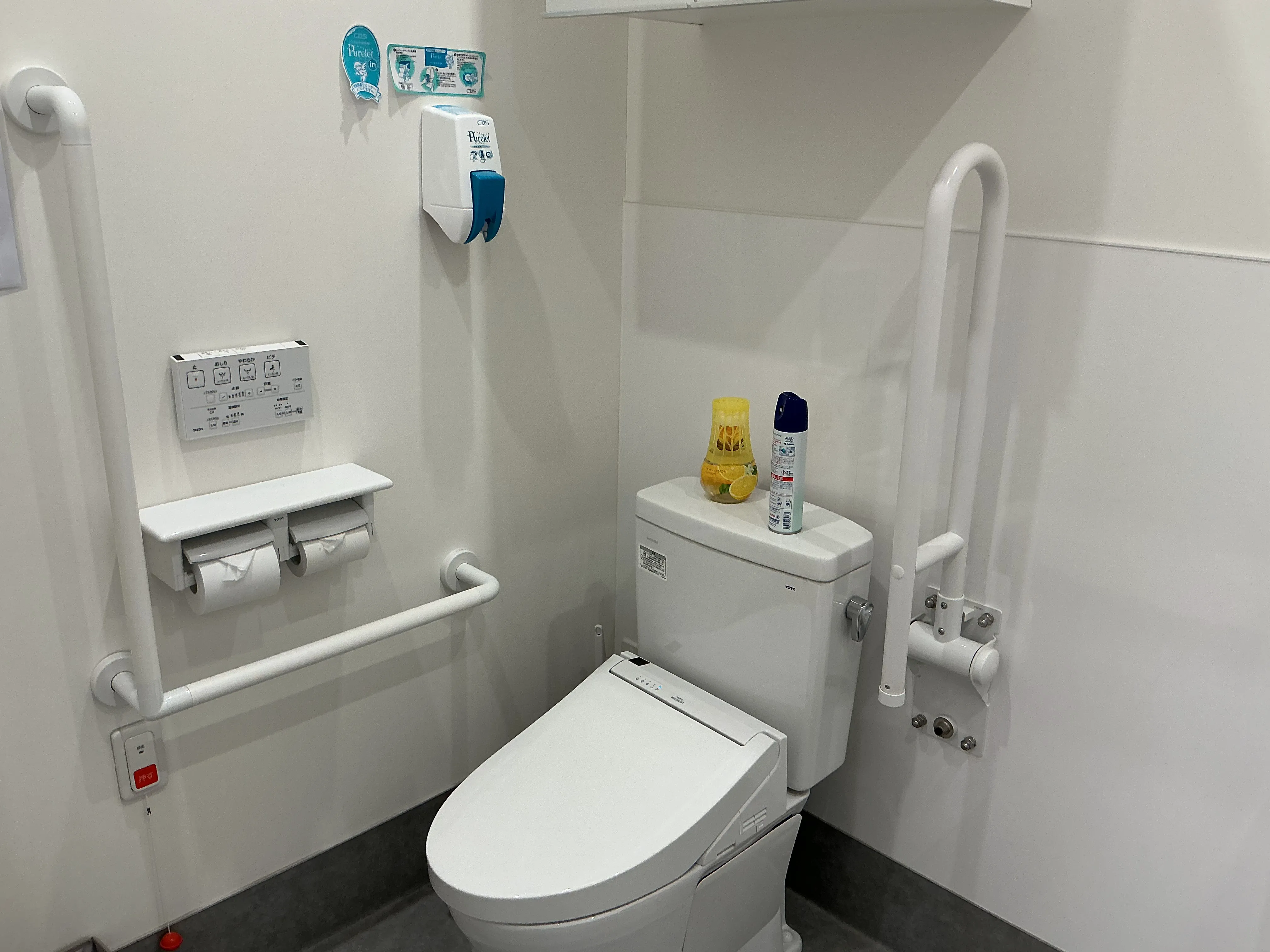 バリアフリー設備（手すり付きトイレ）