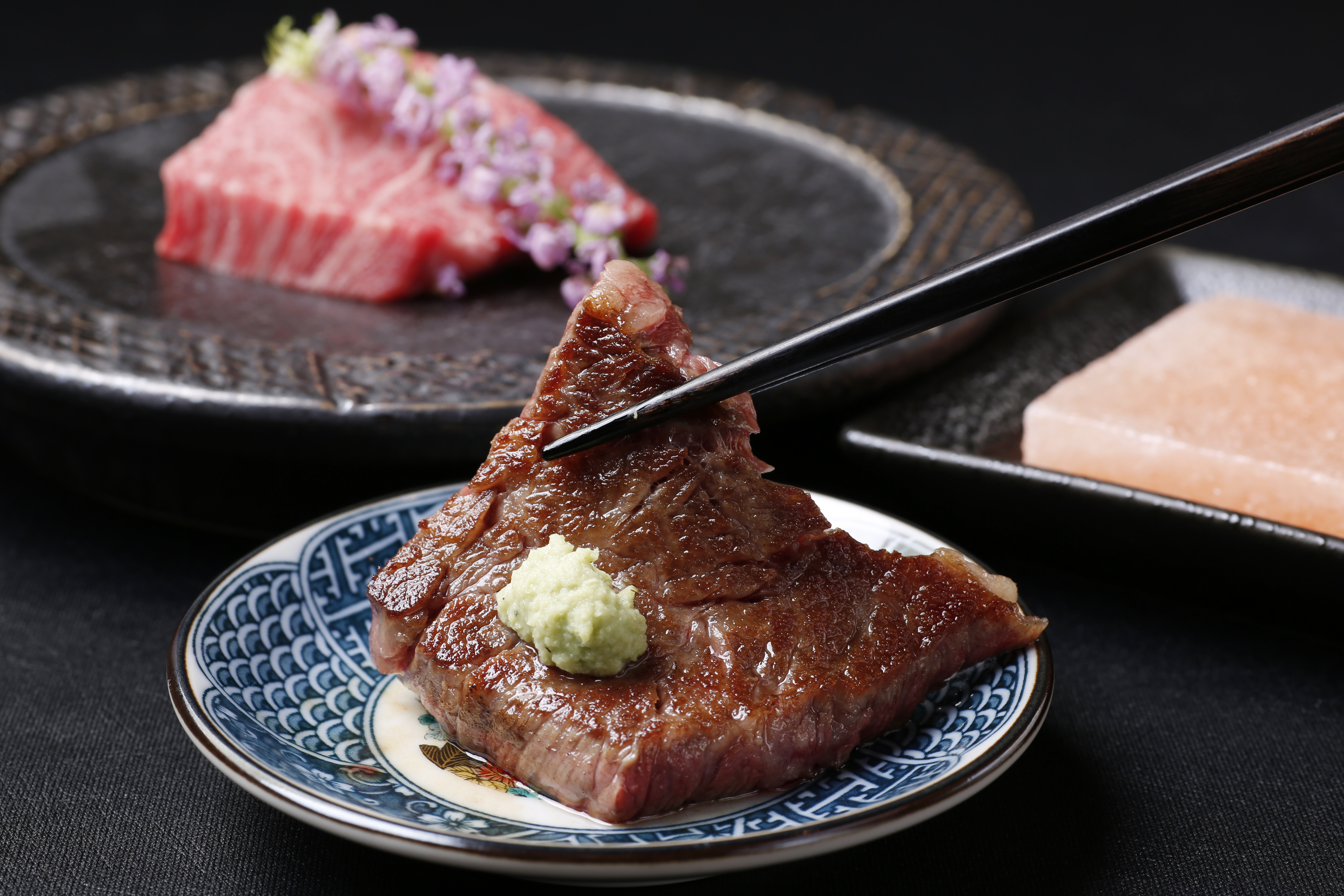 公式】和牛焼肉 やくにく 新宿東口店｜GYRO HOLDINGS株式会社