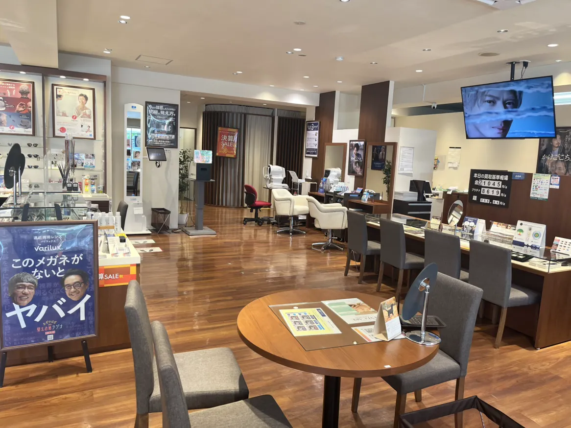 店内は広々としたリラックスできる空間をお作りしています。