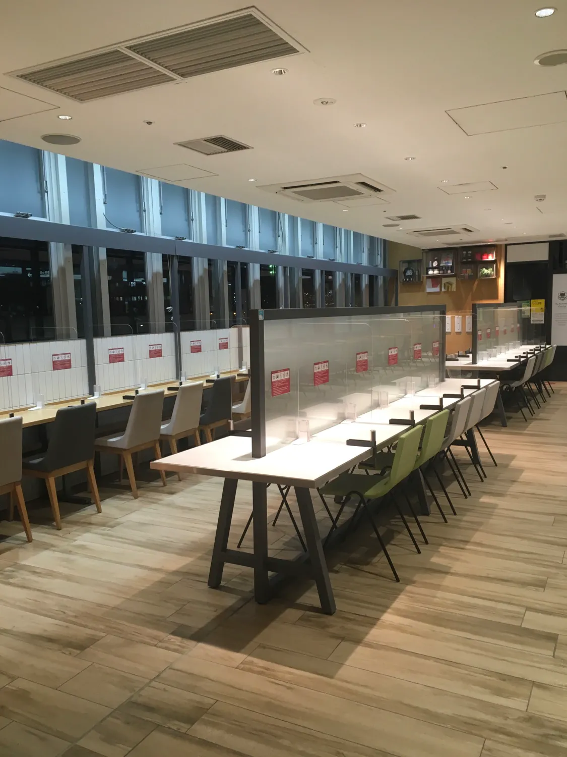 公式】フレッシュネスバーガーエキマルシェ新大阪ソトエ店