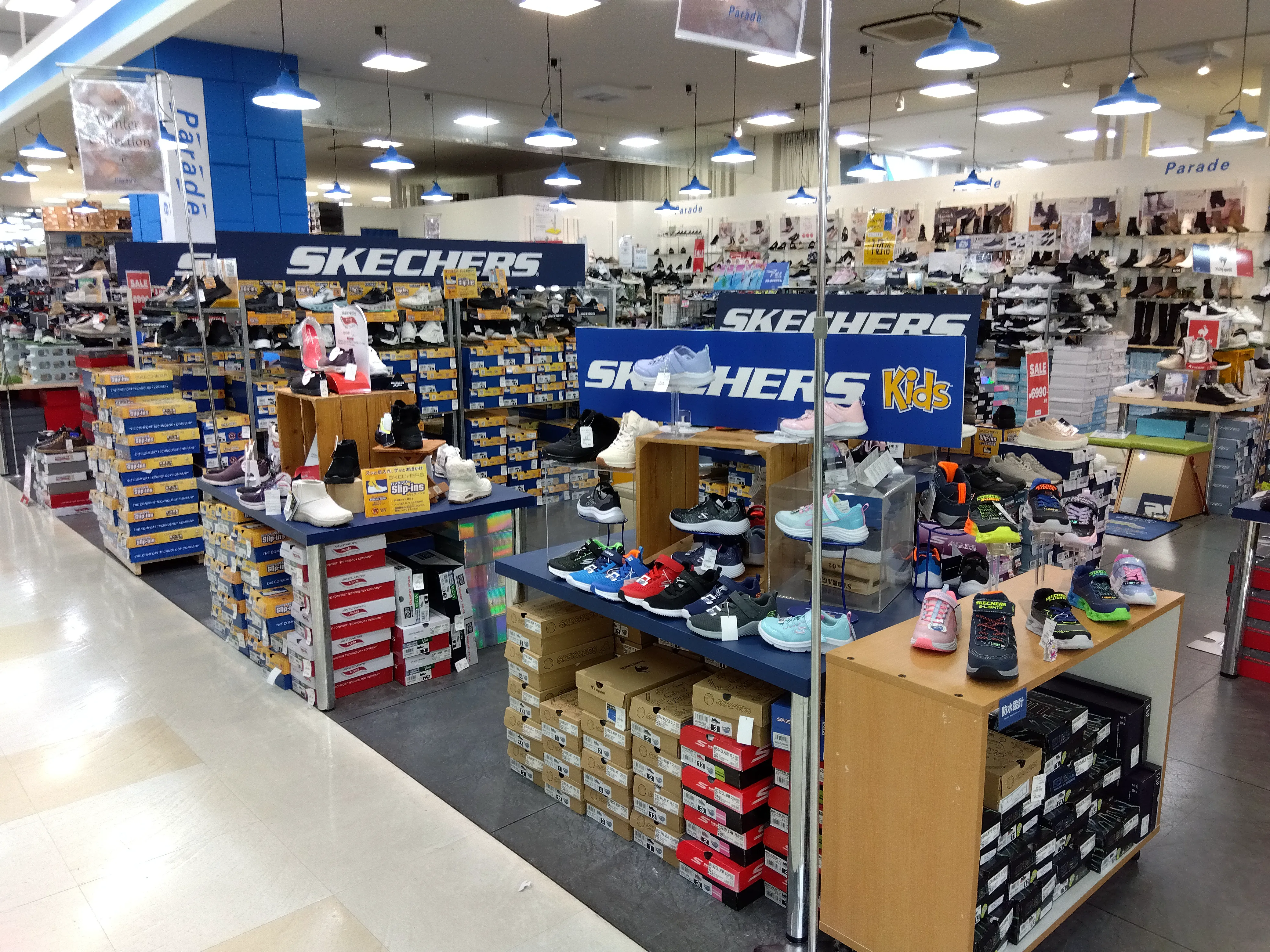 SKECHERS スリップインズ オン ザ ゴー アンコール - エルサ 144841